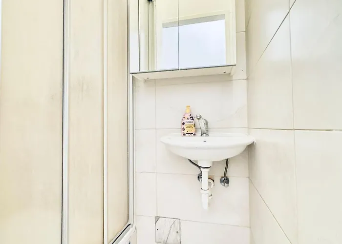 Modern Private In 3br Near Fac Platz וינה