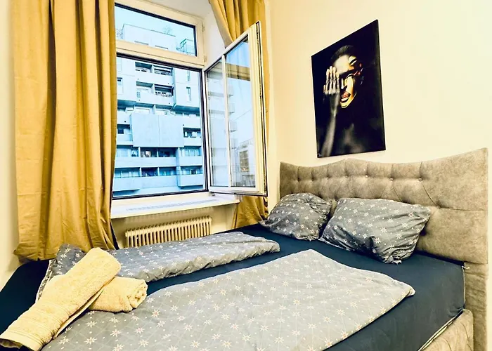 Modern Private In 3br Near Fac Platz דירה *